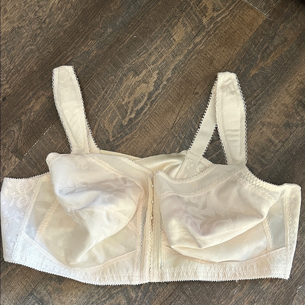 Playtex 18 Hour Front-Close Wirefree Bra Flex Back Women Comfort Strap Size 48B